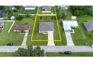 479 Sw Holden Terrace Terrace, Port Saint Lucie, FL 34984 - MLS#R11169189