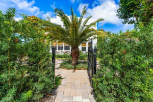 825 34th Street, West Palm Beach, FL 33407 - MLS#R11169290