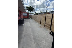 628 M Street, Lake Worth Beach, FL 33460 - MLS#R11169325