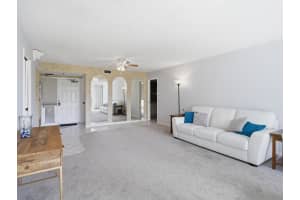 5390 Woodland Lakes Drive, Palm Beach Gardens, FL 33418 - MLS#R11169376