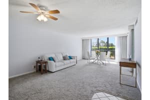 5390 Woodland Lakes Drive, Palm Beach Gardens, FL 33418 - MLS#R11169376