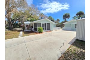 1955 10th Place, Vero Beach, FL 32960 - MLS#R11169519