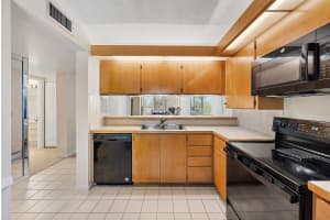 2761 Village Boulevard, West Palm Beach, FL 33409 - MLS#R11169582