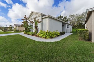 220 Lake Forest Way, Port Saint Lucie, FL 34986 - MLS#R11169639