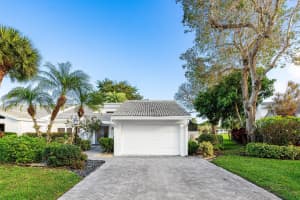 24 Cambridge Drive, Boynton Beach, FL 33436 - MLS#R11169641