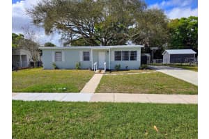 1715 31st Avenue, Vero Beach, FL 32960 - MLS#R11169684
