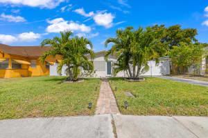 253 2nd Court, Deerfield Beach, FL 33441 - MLS#R11169727