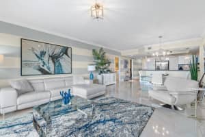 2650 Lake Shore Drive, Riviera Beach, FL 33404 - MLS#R11169738