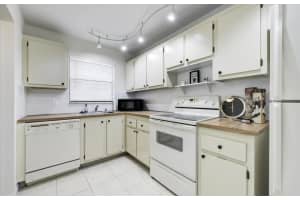 4700 Lucerne Lakes Boulevard, Lake Worth, FL 33467 - MLS#R11169839