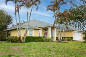 2017 Allamanda Drive, Port Saint Lucie, FL 34952 - MLS#R11169841