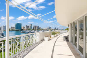 389 Lake Drive, Palm Beach, FL 33480 - MLS#R11170010