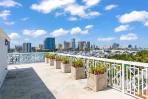 389 Lake Drive, Palm Beach, FL 33480 - MLS#R11170010