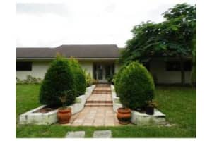 464 Westwood Cir W, West Palm Beach, FL 33411, Sold 10/01/12