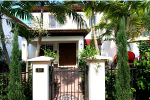 587 NW Library Commons Way, Boca Raton, FL 33432, Sold 10/07/13