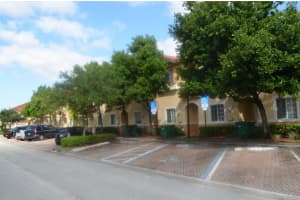 7927 Tuscany Ct, Tamarac, FL 33321, Sold 01/03/14