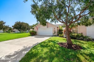 917 Ridge Lake Drive, Melbourne