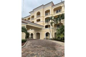 24 Harbour Isle Drive W 104, Hutchinson Island