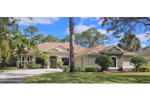 1876 Winding Ridge Circle Se, Palm Bay