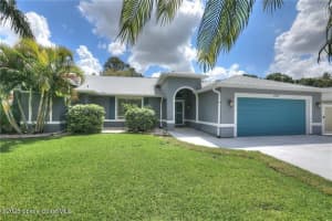 562 Rolling Hill Drive, Sebastian