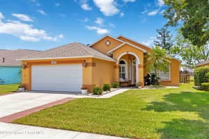1067 Pine Creek Circle Ne, Palm Bay