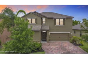 1535 Fuji Drive, Melbourne