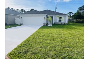676 Alminar Avenue Se, Palm Bay