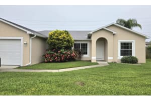 823 Del Mar Circle, Melbourne