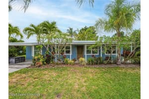 1590 4th Avenue, Vero Beach