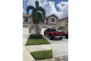1040 Venetian Drive, 203, Melbourne