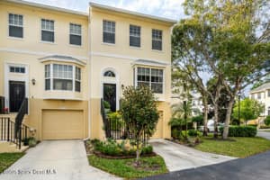 1635 42nd Square, 104, Vero Beach