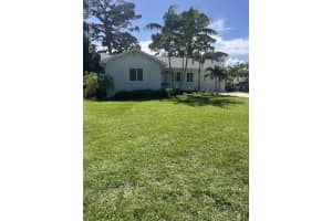 925 S Tropical Trail, Merritt Island