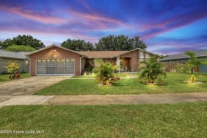 178 Cinnamon Lake Circle, Melbourne