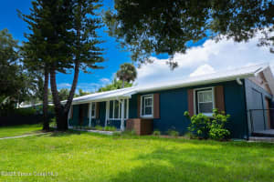 1712 Pineapple Avenue, Melbourne