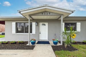 4339 Plompton Drive, Melbourne