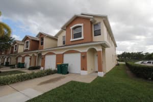 1015 Venetian Drive, 205, Melbourne
