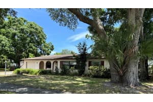 132 Haven Drive, Melbourne