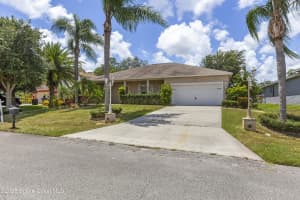 1870 Parrsboro Street Nw, Palm Bay