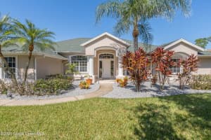 3879 Peacock Drive, Melbourne
