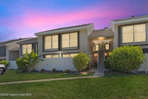 3212 S Lakeview Circle, 10-205, Ft. Pierce