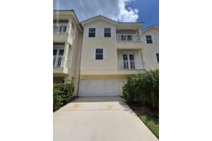 890 Vignoles Avenue Ne, 4, Palm Bay
