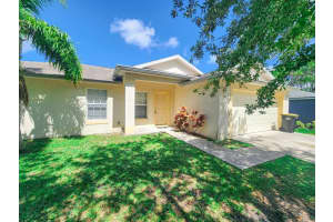 151 Carmelite Avenue Nw, Palm Bay