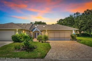 822 Oakwood Drive, Melbourne