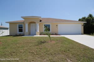 906 Armstrong Road Se, Palm Bay