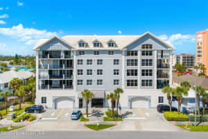 410 Hayes Avenue, 203, Cocoa Beach