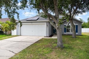 2279 Myla Lane, Melbourne