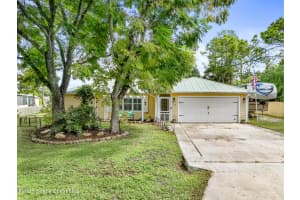 1562 Hayworth Circle Nw, Palm Bay