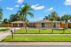933 Waialae Circle Ne, Palm Bay