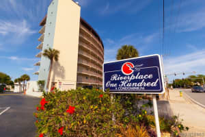 2831 Casterton Drive, Melbourne