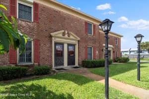 927 N Colonial Court 33, Indian Harbour Beach