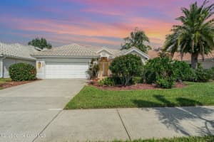 490 Carmel Drive, Melbourne